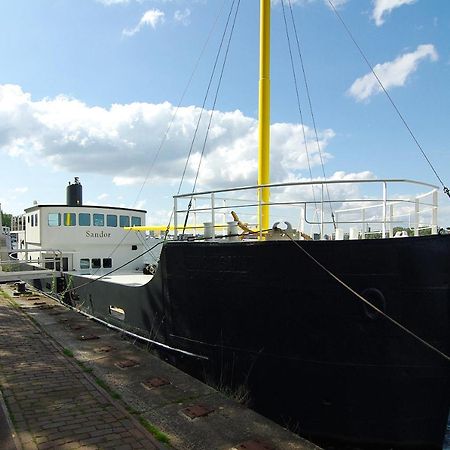 Hotel Magnificent Houseboat With A Stunning View! Ámsterdam Exterior foto